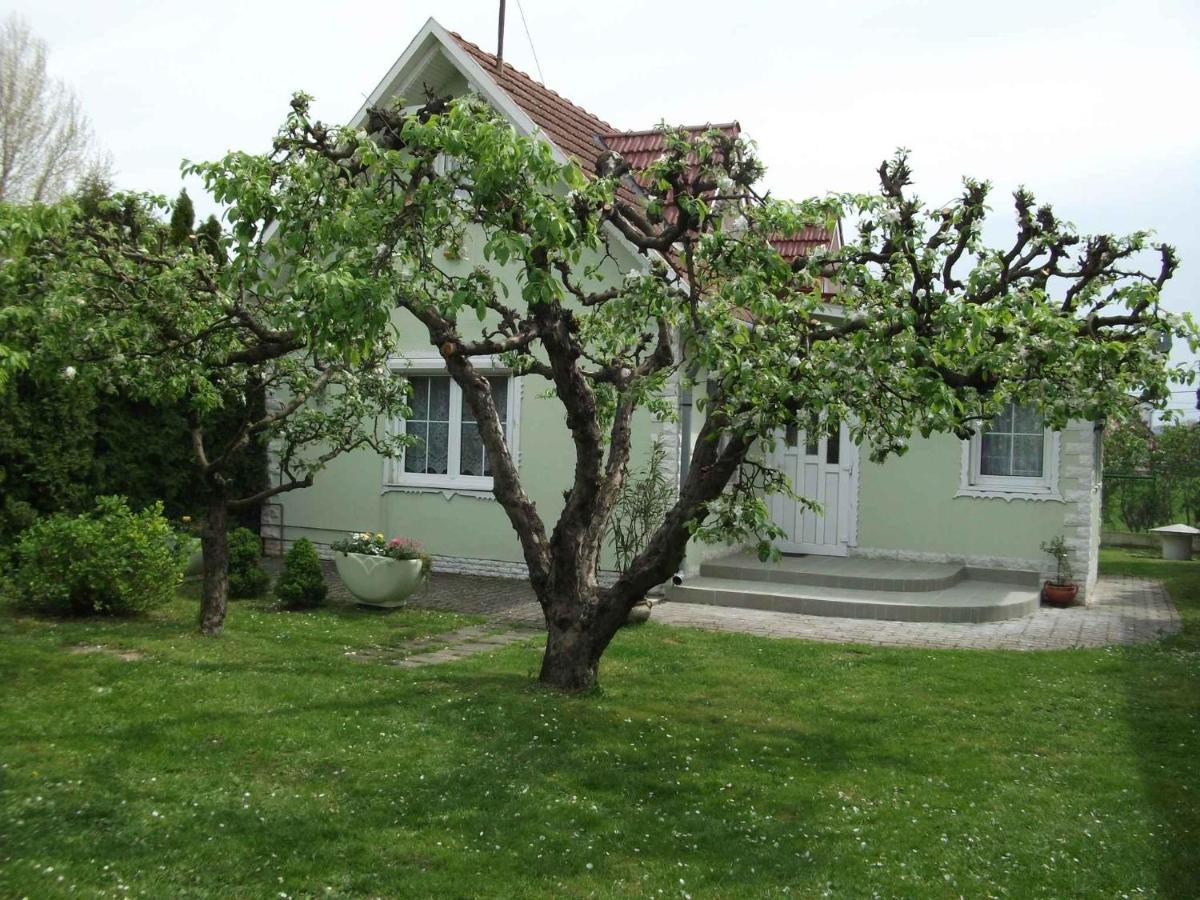 Holiday Home Balatonlelle/Balaton 19117 ภายนอก รูปภาพ